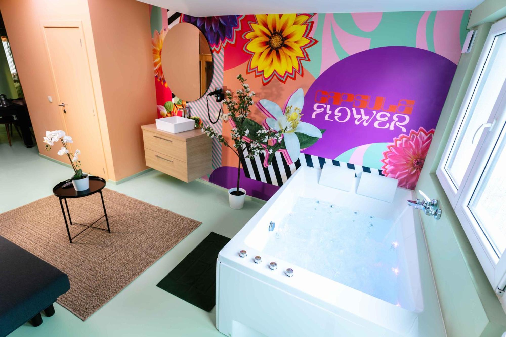 Capsule Flower - Balneo - Cinema - Billard - Nintendo Switch - Mons Centre المظهر الخارجي الصورة